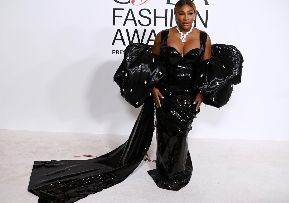 Pe urmele lui Beyonce și Rihanna » „Fashion icon” Serena Williams a atras toate privirile noaptea trecută la gala din New York, cu un decolteu generos