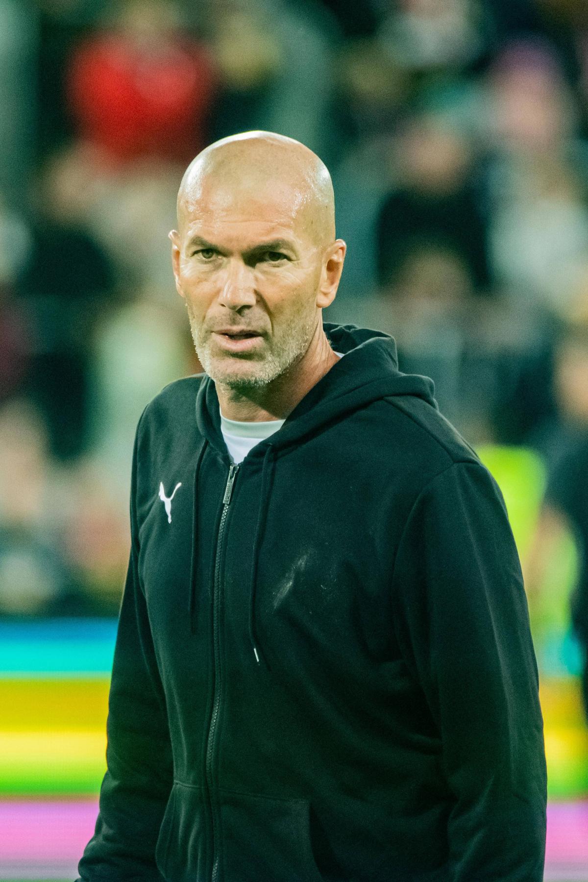 Zinedine Zidane, mutare iminentă! Vânzarea unui club mare îl readuce în circuit pe triplul câștigător al Ligii Campionilor!