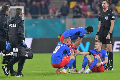 Florin Tănase, Daniel Bîrligea și Adrian Șut în FCSB - Midtjylland / Foto: Ionuț Iordache și Cristi Preda GSP