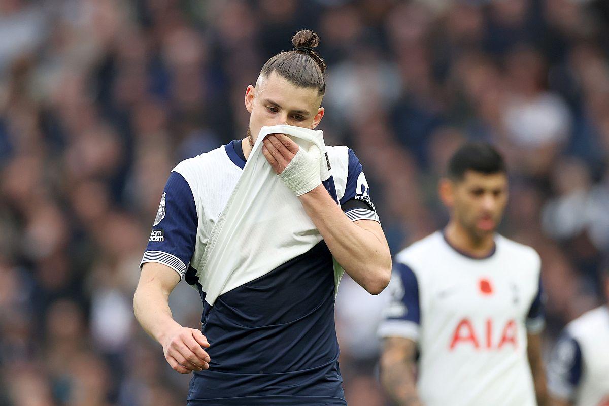 Eroare Radu Drăgușin în Tottenham - Ipswich