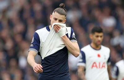 Radu Drăgușin, coșmar la Istanbul! A gafat decisiv în Galatasaray - Spurs: Icardi i-a furat mingea, Osimhen a înscris