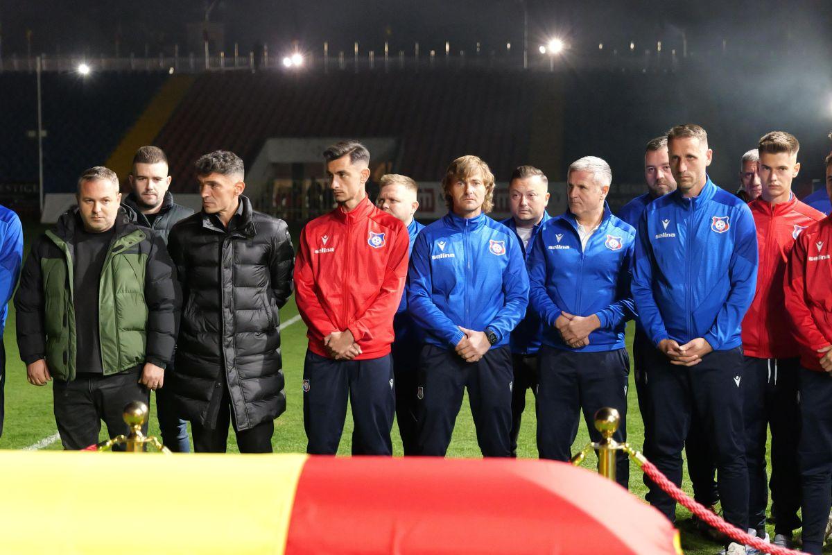 Sicriul lui Emeric Ienei, depus la stadionul din Oradea