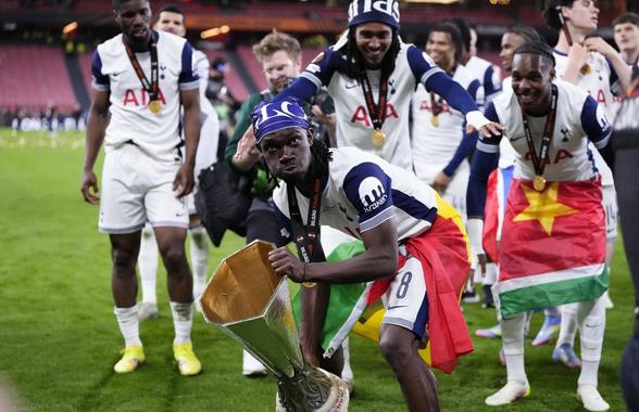 Fraudă uriașă » Mijlocașul de la Tottenham, jefuit de aproape un milion de euro!