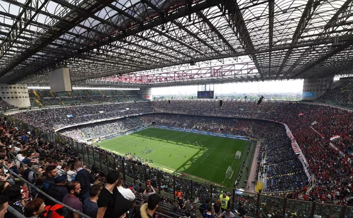 Imagini cu San Siro - Giuseppe Meazza, legendarul stadion care va fi înlocuit din 2031 de o arenă nouă cu 71.500 de locuri