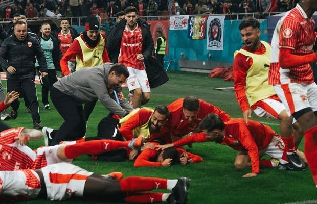 Una caldă, alta rece pentru Dinamo » Care sunt situațiile lui Sivis și Epassy înaintea startului returului