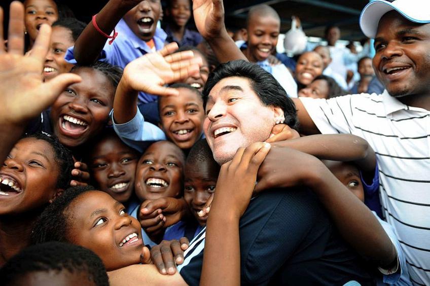 Diego Maradona a murit pe 25 noiembrie, la 60 de ani, dar „El Pibe de Oro” continuă să fie un subiect important în presa mondială.