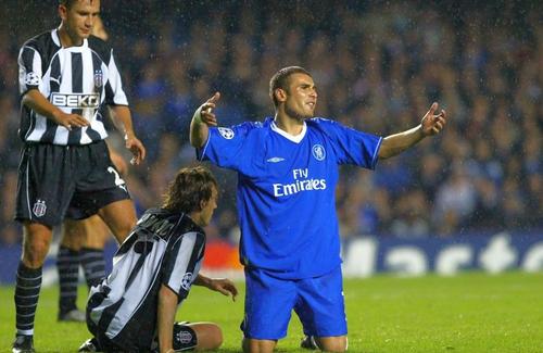 Adrian Mutu (albastru), la Chelsea
