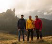 Radu Constantin, Vlad Aicoboae și Sergiu Bejan, 3 canotori din nordul Moldovei, au pozat pentru Gazeta Sporturilor cu Pietrele Doamnei în spate