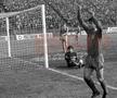 Gică Hagi, bucurându-se de un nou gol în poarta lui Marian Ioniţă, în Steaua - Corvinul 11-0 Foto: Arhiva GSP