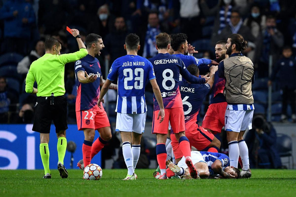 Încăierare generală în FC Porto - Atletico Madrid » De la ce a pornit și câte „roșii” au fost arătate