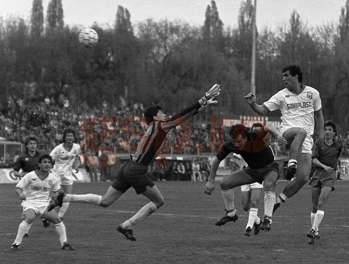 Ziua în care Steaua și Dinamo și-au snopit în bătaie adversarele