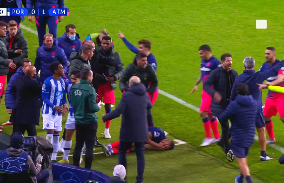 Încăierare generală în FC Porto - Atletico Madrid » De la ce a pornit și câte „roșii” au fost arătate