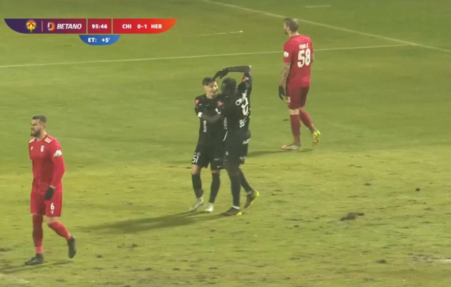 Calificarea decisă de o groapă din gazon! Moment savuros după golul decisiv din Cupa României Betano