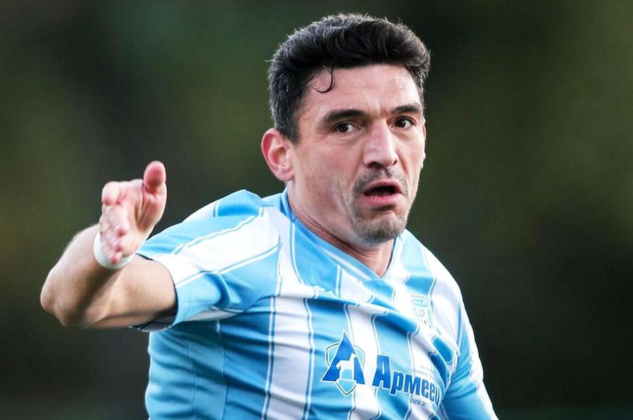 Claudiu Keșeru // foto: sportal.bg „Keșeru, Keșeru!” » La 38 de ani, atacantul român a mai ridicat o dată fanii în picioare, apoi și-a luat rămas bun