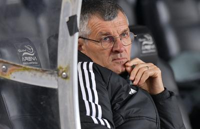 Ioan Ovidiu Sabău s-a făcut rău înainte de U - CFR Cluj: „Nu o să permit nimănui să nu muncească pentru banii ce-i ia. Schimbăm foaia!”