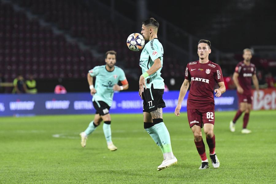 George Cîmpanu, foto: Imago Images Mircea Rednic îi pregătește plecarea fotbalistului de la UTA: „A avut șansa”