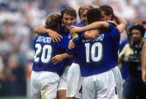 Giuseppe Signori, celebrând un gol al naționalei Italiei la CM 1994 din SUA / Foto: Imago