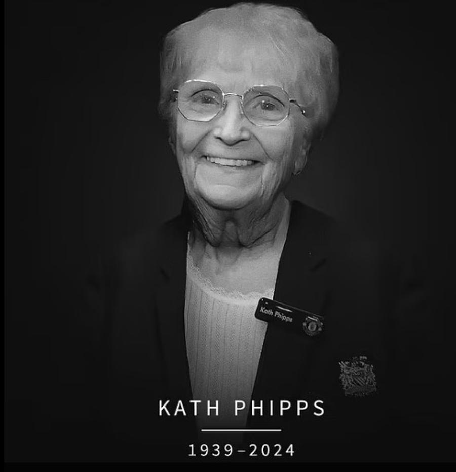 Fosta recepționeră de pe Old Trafford, Kath Phipps, s-a stins la 85 de ani Mesajul înduioșător al lui David Beckham pentru fosta angajată a clubului: „Ai fost ca o mamă! Stadionul va fi trist fără surâsul tău”