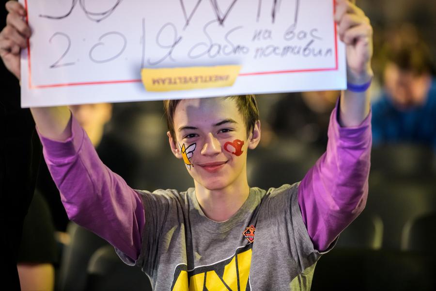 Tânara generație manifestă acum în favoarea jocurilor video și nu mai merge la meciuri pentru a trăi bucuria fotbalului / Foto: Imago Studiu alarmant: noua generație ignoră fotbalul: „Jocurile video, cel mai periculos adversar!”