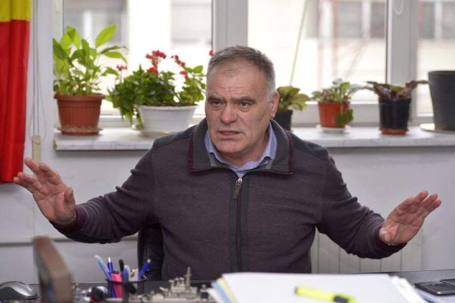 Ioan Bîrlădeanu, președintele federației de kaiac canoe Drama secretă a canoistului Cătălin Chirilă: tumoră, stări de dezechilibru și viză medicală retrasă! + Campionul mondial nu se dă bătut: „Încerc să-mi învăț creierul”