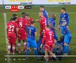 Intrarea neglijentă a lui Sivis a lăsat-o pe Dinamo cu om în minus din minutul 26 » Din camera VAR nu s-a intervenit