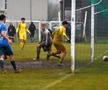 Imagini „medievale” în Moldova: fostul antrenor din Superligă, implicat în meciul jucat într-o „mlaștină” » Echipa lui a câștigat cu 7-0!
