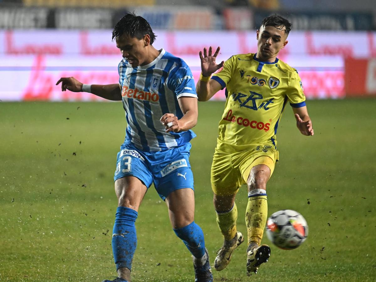Petrolul - Universitatea Craiova 1-1 » Lupte în noroi pentru un rezultat care îi ajută mai mult pe alții