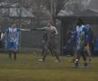 Imagini „medievale” în Moldova: fostul antrenor din Superligă, implicat în meciul jucat într-o „mlaștină” » Echipa lui a câștigat cu 7-0!