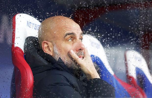 Criza lui Manchester City l-a pus în genunchi pe Pep Guardiola: „Dorm prost, mănânc prost”. Și acum vine United!