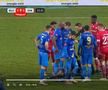 Intrarea neglijentă a lui Sivis a lăsat-o pe Dinamo cu om în minus din minutul 26 » Din camera VAR nu s-a intervenit