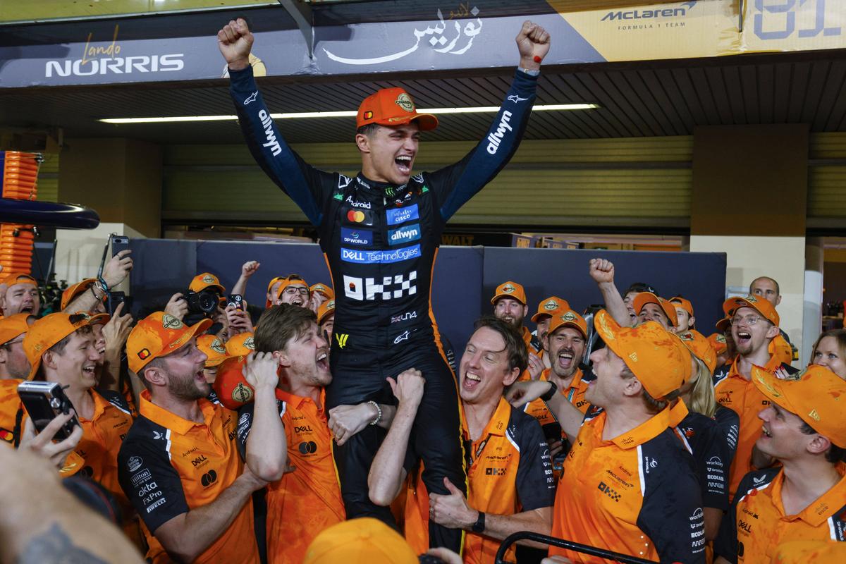 Noul campion din Formula 1 a petrecut până în zori alături de iubită » Suma uriașă pe care Lando Norris a lăsat-o la masă