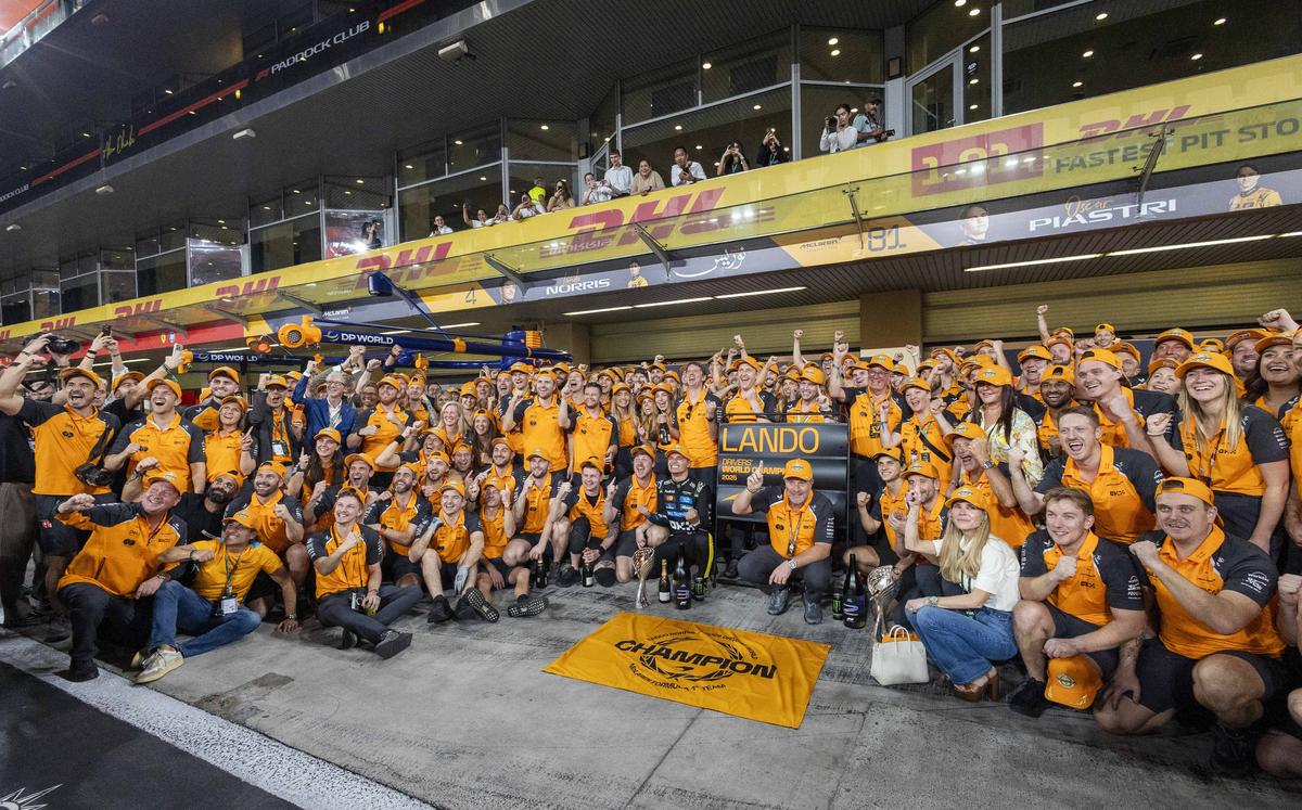 Noul campion din Formula 1 a petrecut până în zori alături de iubită » Suma uriașă pe care Lando Norris a lăsat-o la masă