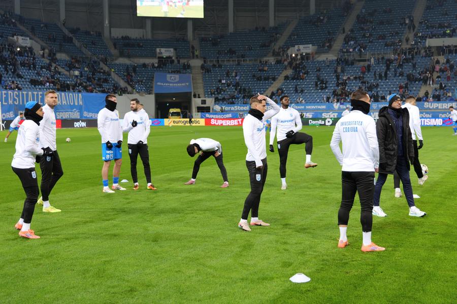 Cadou de la olteni! Universitatea Craiova s-a jucat cu ocaziile, iar CFR Cluj, cu Hindrich impresionant, obține un punct nesperat