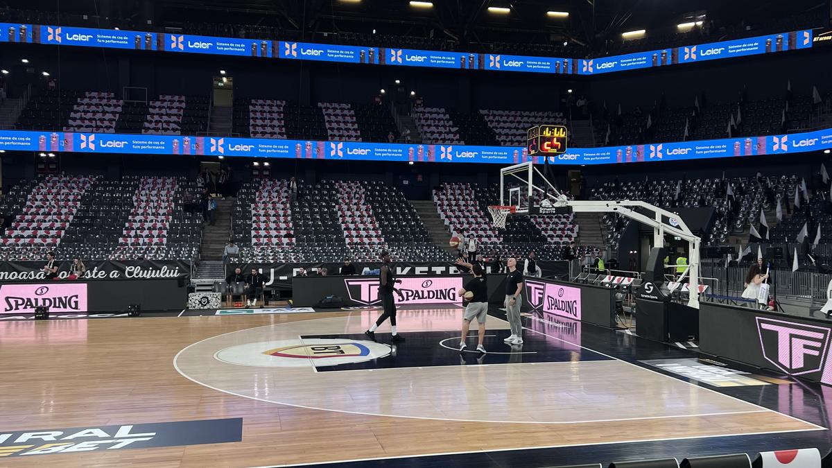 Într-o atmosferă europeană creată de 10.000 de fani, U-BT Cluj-Napoca a pierdut testul cu galonata Partizan Belgrad