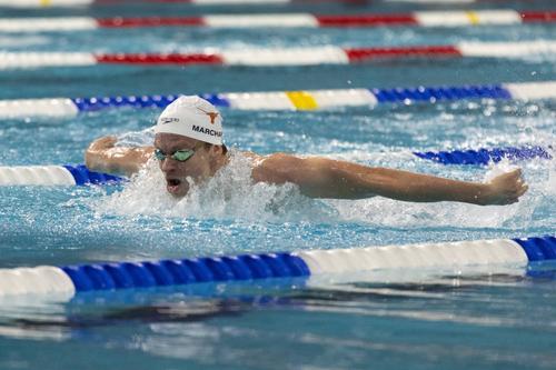 Leon Marchand în acțiune în cadrul probei de 200 m fluture  la US Open FOTO Imago Images