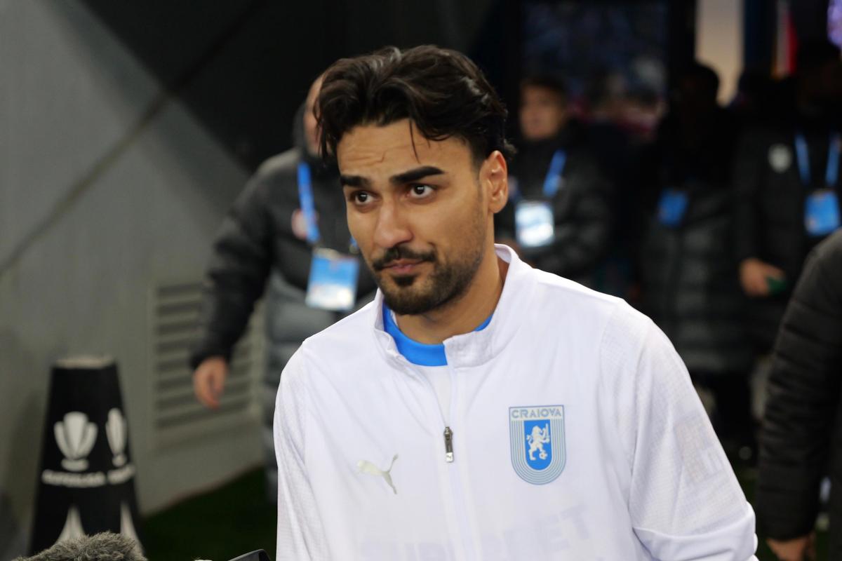 Cadou de la olteni! Universitatea Craiova s-a jucat cu ocaziile, iar CFR Cluj, cu Hindrich impresionant, obține un punct nesperat