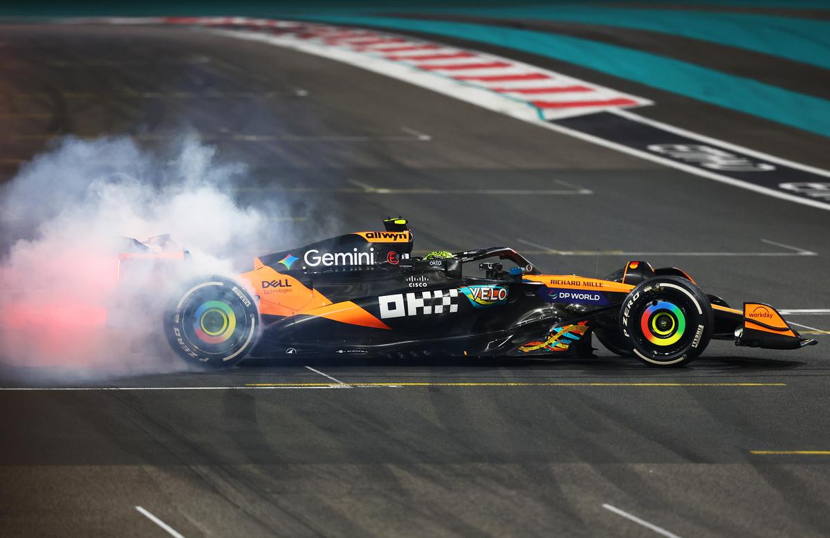 Noul campion din Formula 1 a petrecut până în zori alături de iubită » Suma uriașă pe care Lando Norris a lăsat-o la masă