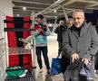 Mihai Rotaru și Alexandru Mitriță au adus ghetuțe pentru copiii nevoiași din Oltenia