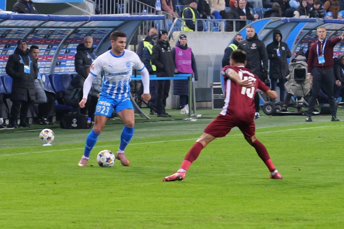 Cadou de la olteni! Universitatea Craiova s-a jucat cu ocaziile, iar CFR Cluj, cu Hindrich impresionant, obține un punct nesperat