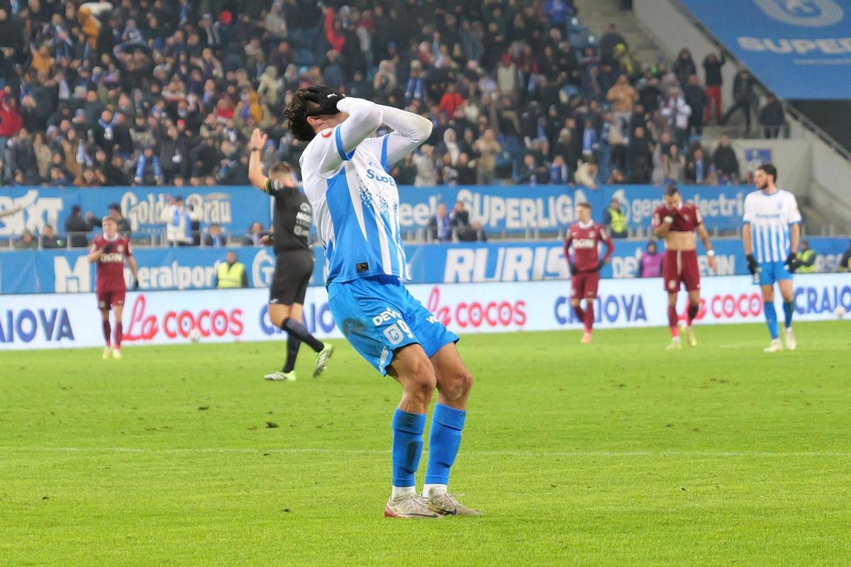 Cadou de la olteni! Universitatea Craiova s-a jucat cu ocaziile, iar CFR Cluj, cu Hindrich impresionant, obține un punct nesperat