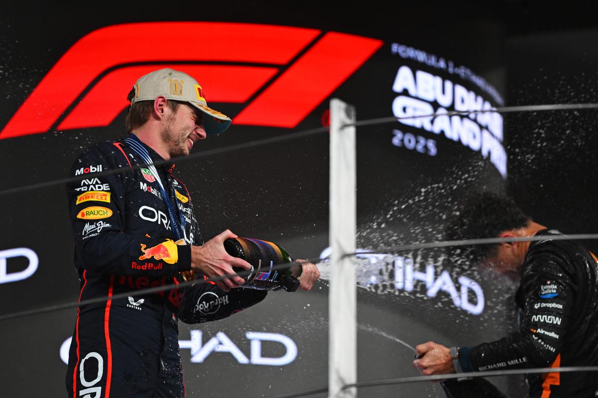 Noul campion din Formula 1 a petrecut până în zori alături de iubită » Suma uriașă pe care Lando Norris a lăsat-o la masă