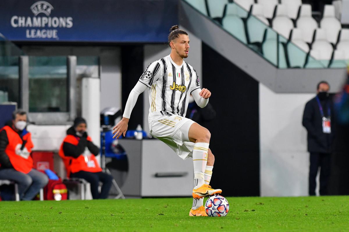 Italienii anunță ce se întâmplă cu Radu Drăgușin! Detalii despre negocierile cu Juventus