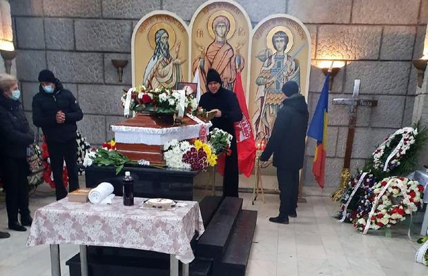 Mircea Stoenescu, condus pe ultimul drum de familie și foști colegi de la Dinamo » 30 de oameni au venit la înmormântare