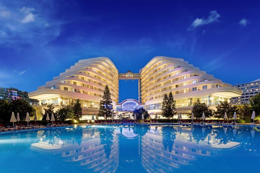 Hotel Miracle, care cazează delegația Rapidului