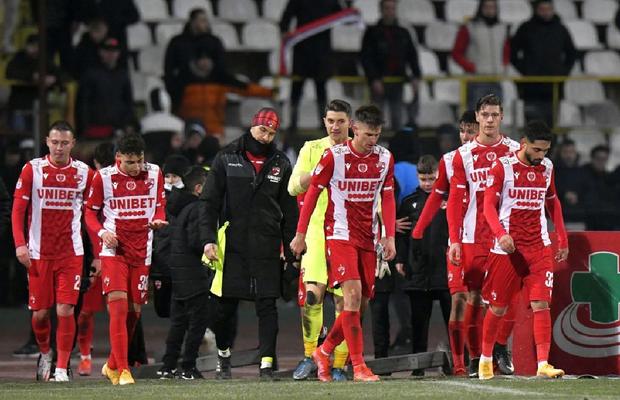 Dinamo, nevoită să se abată de la strategia inițială + fotbalistul căutat de un club din străinătate