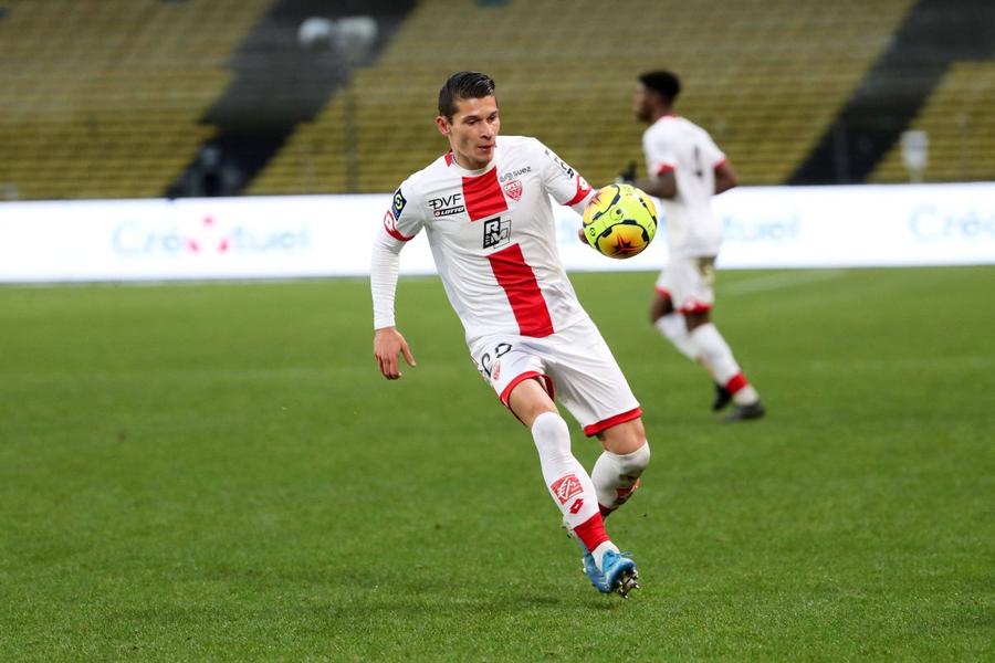 Alexandru Dobre a fost primul român în vestiarul lui Famalicao Foto: Imago Cu ce cluburi negociază CFR Cluj pentru Matei Ilie » Impresarul lui Icardi, implicat!