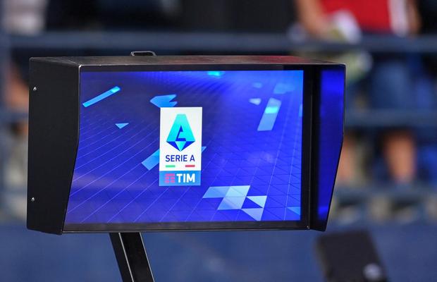 Probleme cu VAR-ul în Serie A » Reluarea meciului a fost întârziată