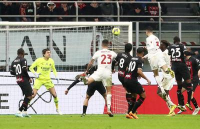 Final incredibil în AC Milan - AS Roma » Tătărușanu a primit două goluri după minutul 87