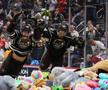 74.599 de jucării de pluș au fost aruncate la un meci de hochei al celor de la Hershey Bears