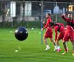 A început deja meciul Petrolul - Dinamo! „Câinii roșii” s-au mutat + Când debutează echipa lui Kopic în 2024